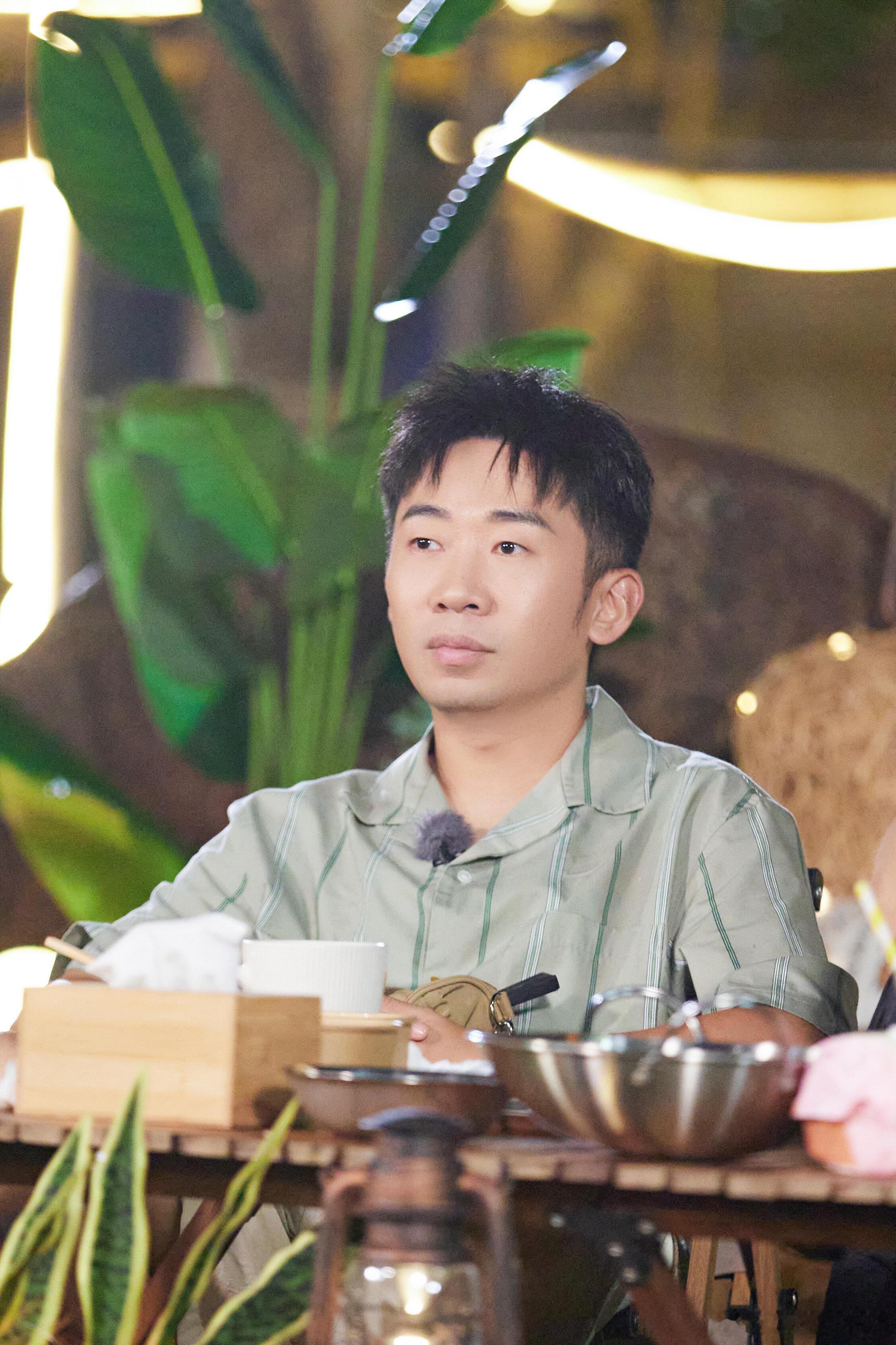 杨迪细节见人品杨迪这人太绝了，细节见人品不是吹的！他安慰娜扎别看恶评做自己，调侃