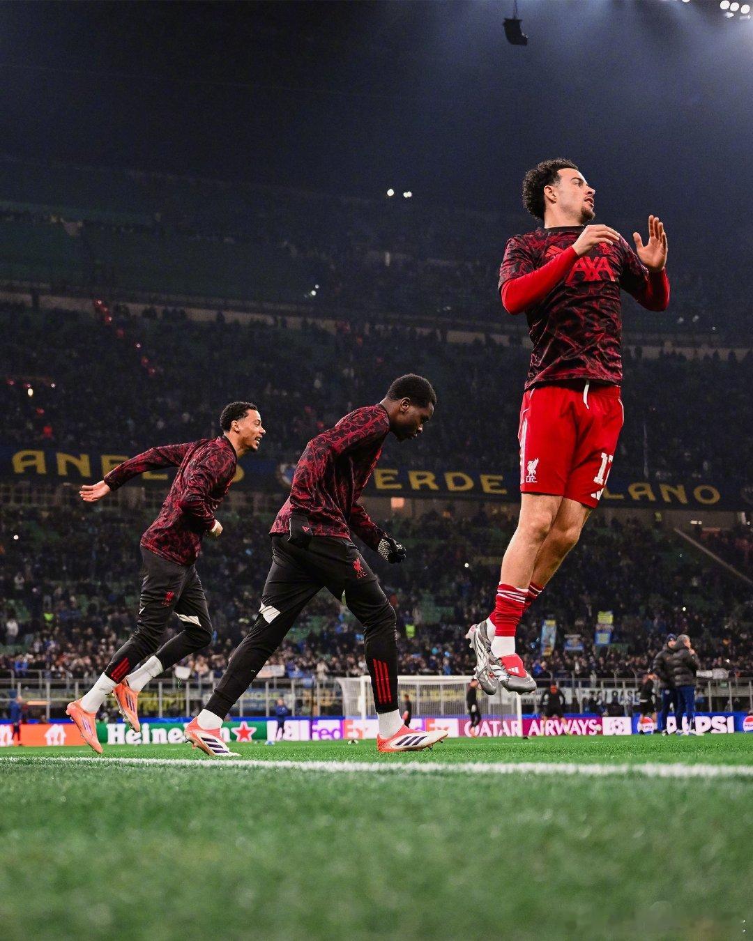 聚光灯闪耀✨开场倒计时⏳国际米兰vs利物浦欧冠联赛利物浦  cr：利物浦足球俱乐