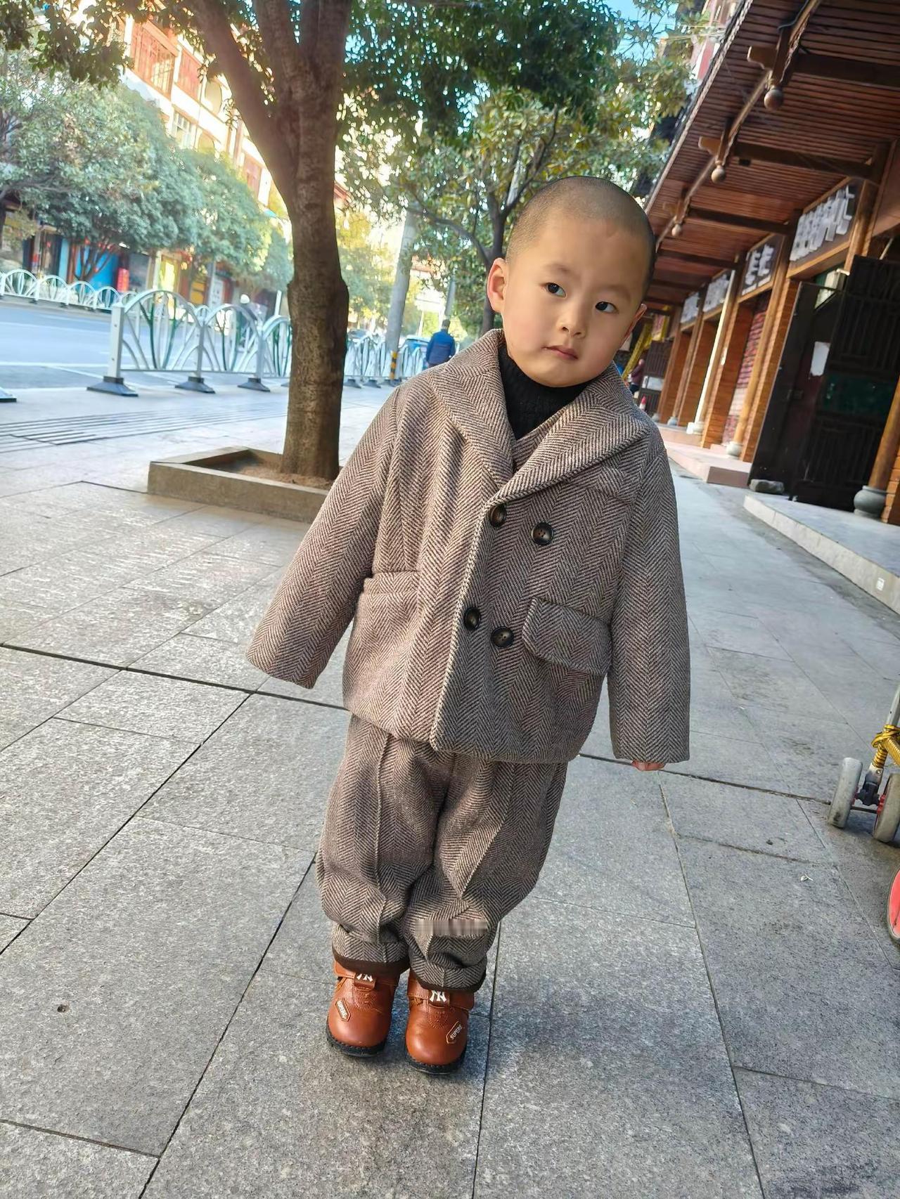 我的大哥来了，让开让开