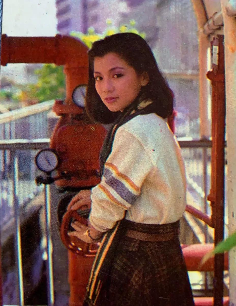 那回眸一刹，仿佛星辰坠落人间🌼