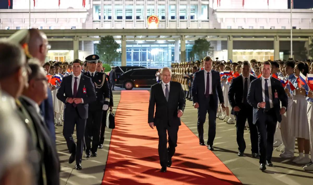 普京为一条索道亲自表态"国家层面重视"，8月10日这场发言信息量巨大，背后到底藏