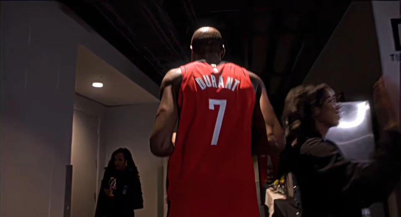 凯文·杜兰特（Kevin Durant），人称“KD”或“死神”（Slim Re