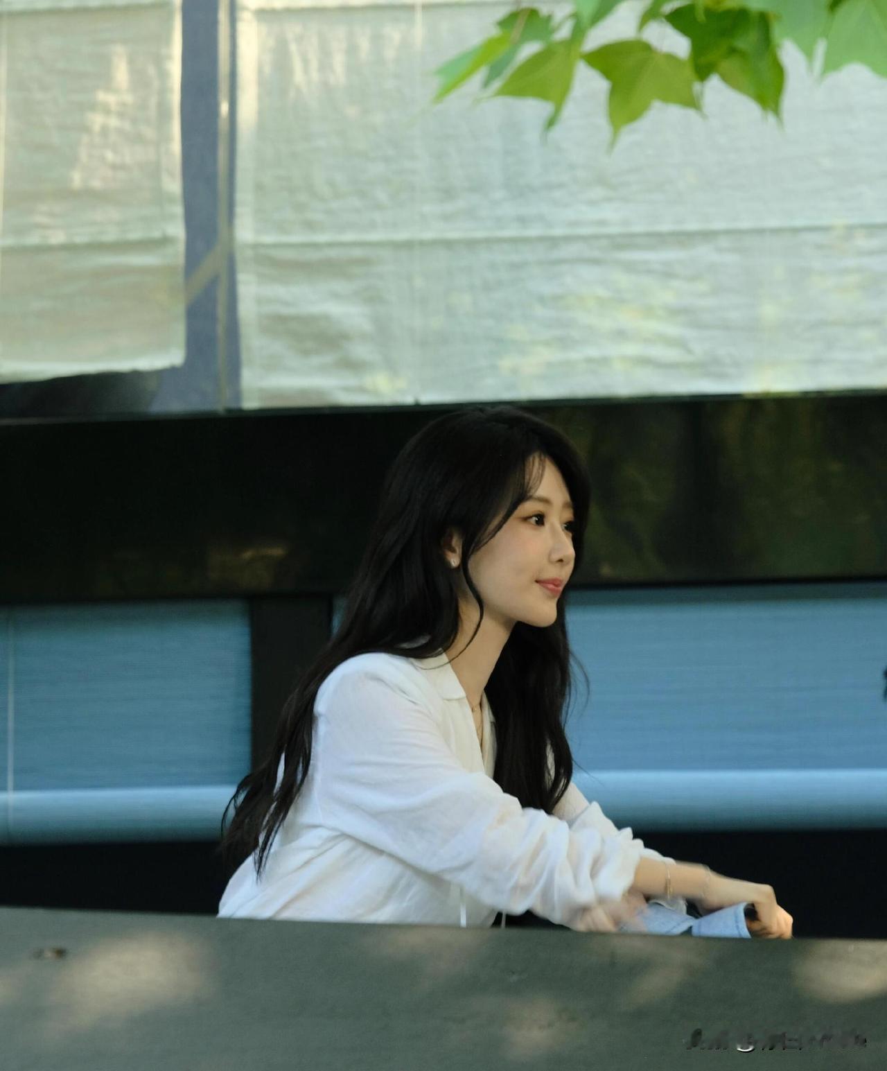 12月30日，杨紫年末拍戏间隙空降与粉丝互动，才发现紫米们原来一直吃的这么好！