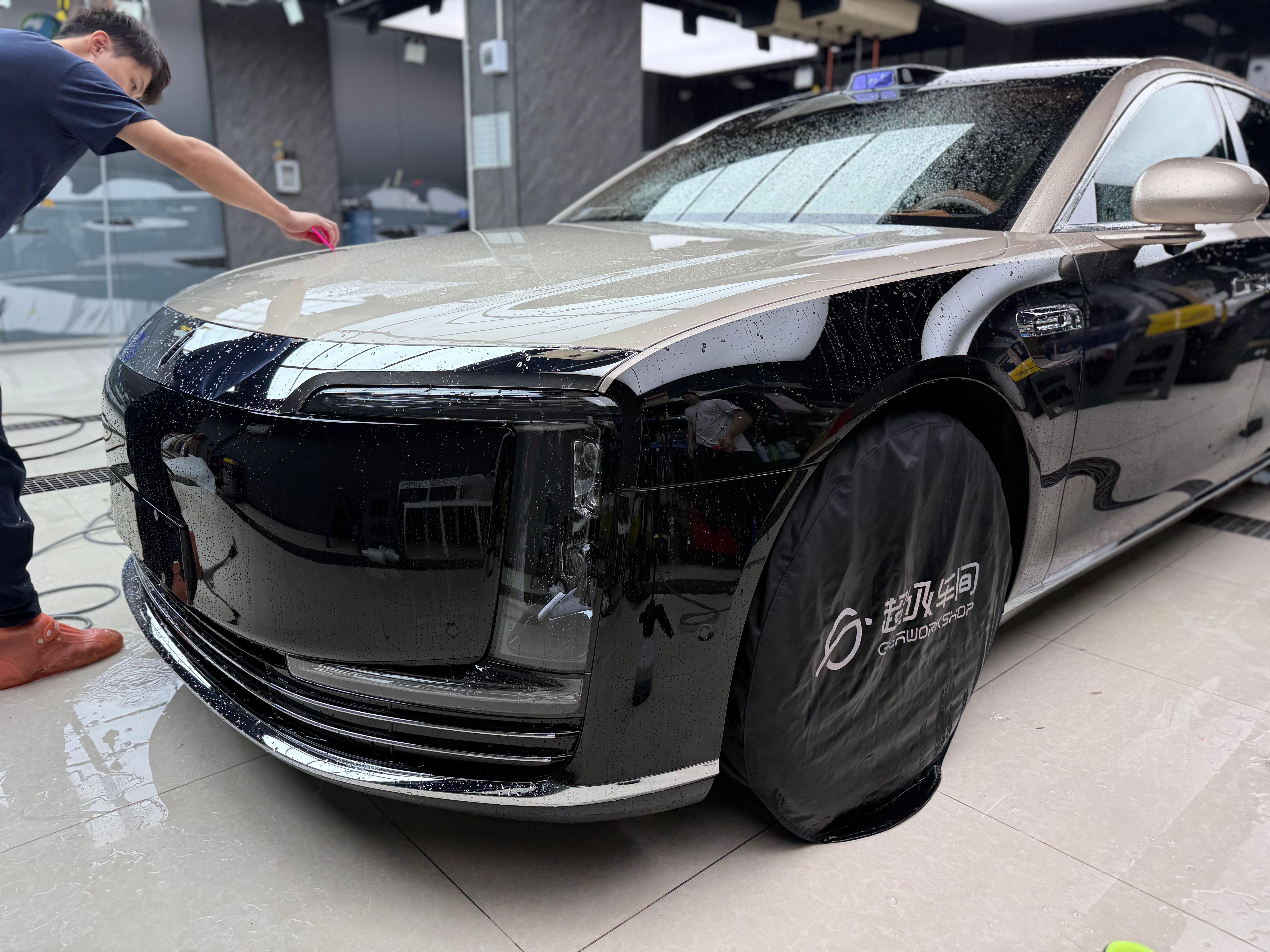 尊界 S800 施工 米其林 M10BRI 高亮车衣，最顶的车，必须配最顶的膜！