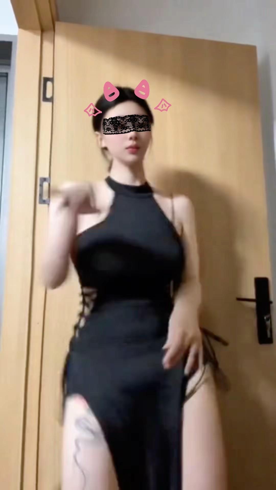 哥你不能白看。纹身女孩 舞蹈潮流计划 旗袍摇 日常穿搭记录