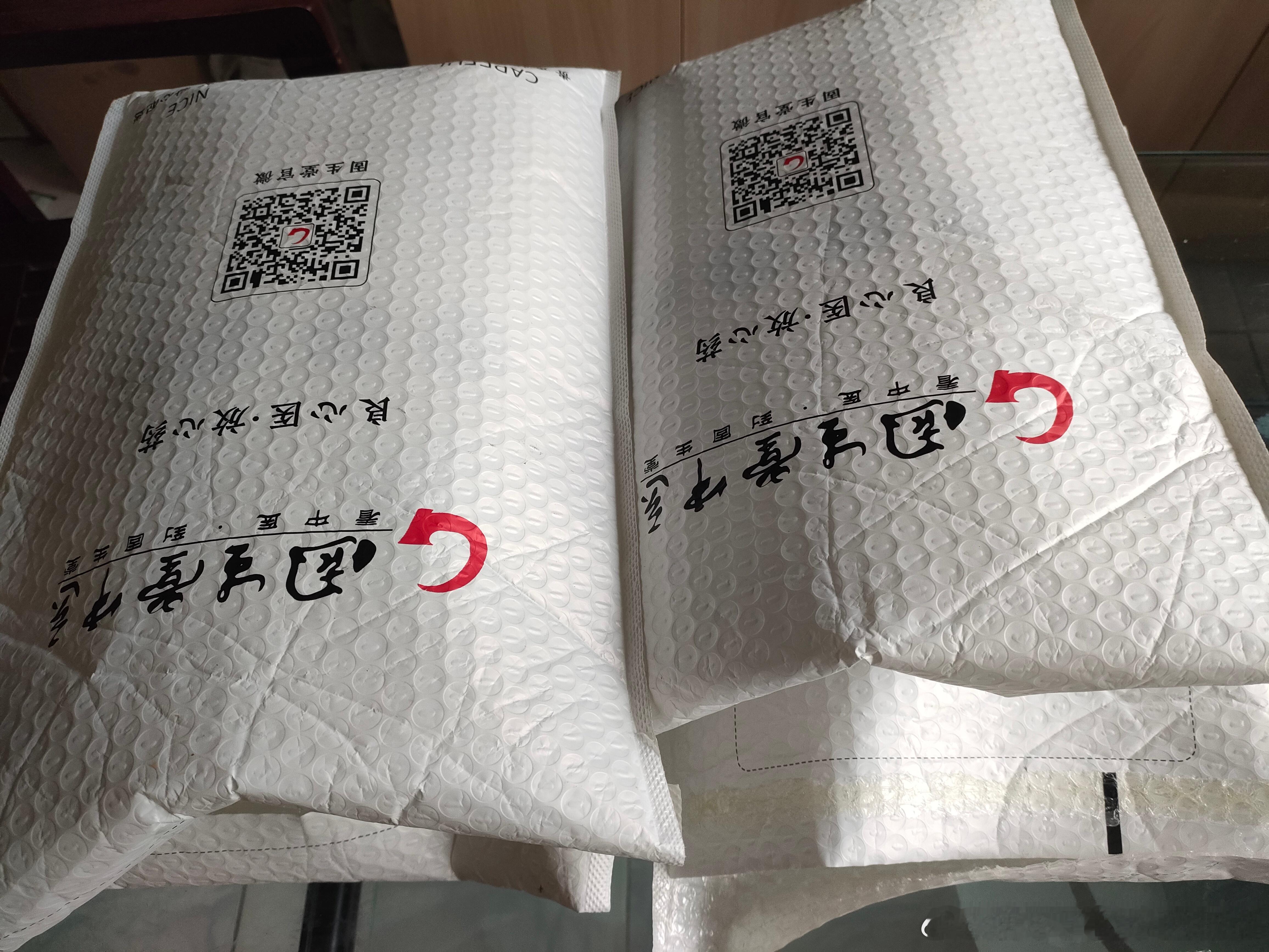 #国医的精诚力量# 上午到的四袋，下午到的一大堆，我还没时间拆[允悲]明天还有一