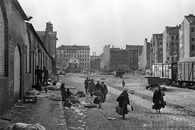 1945年5月德国投降时的柏林 