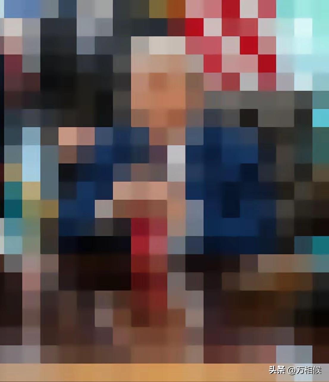 美国总统在推特上发出一个令世人诧异的马赛克图，在他的办公桌上似乎有一个大大的红色