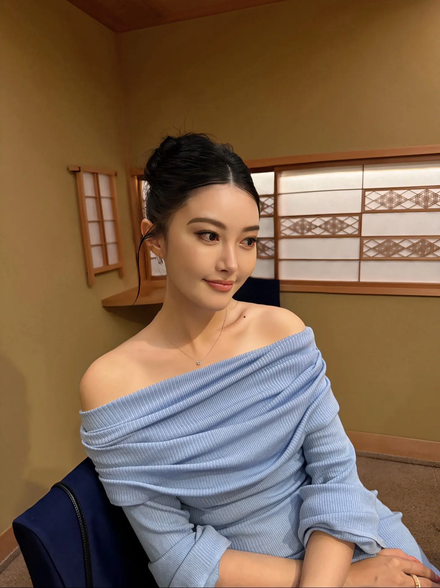 Baby蓝。 我的饭搭子 这条裙子显瘦显高，生日聚会拍照绝美 东京漂亮...