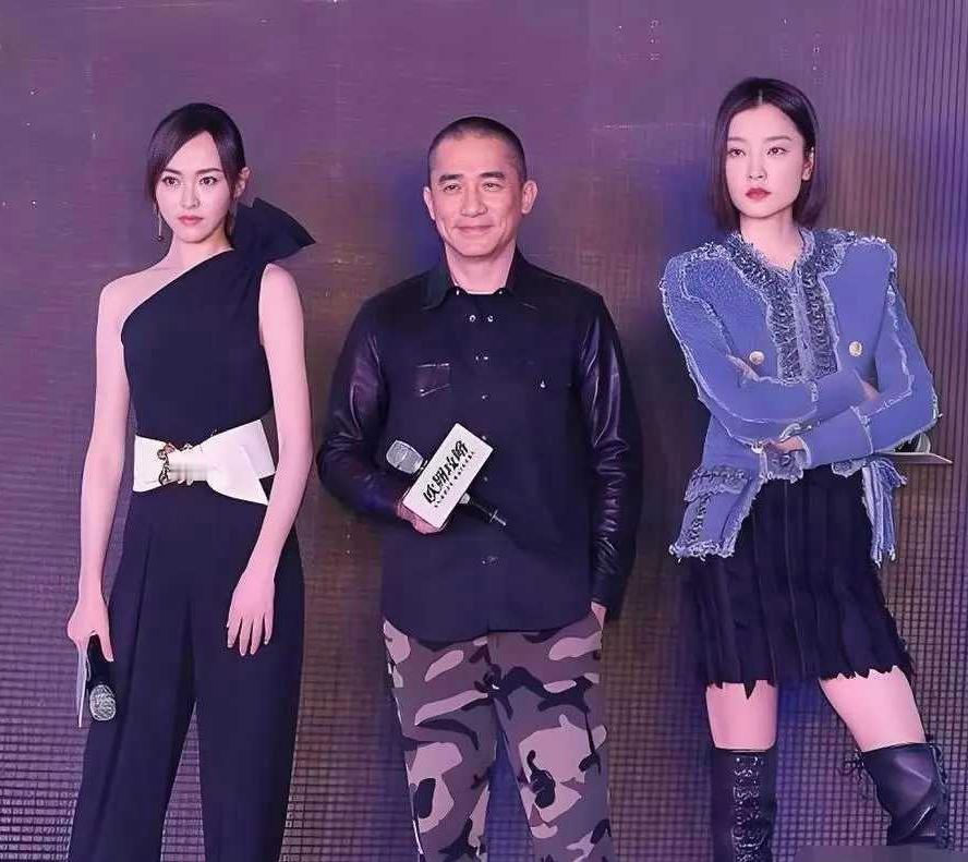 三星同框：我认出了楚腰卫鬓、粉面含春、目若朗星的唐嫣；也认出了个头偏矮、笑意盈盈