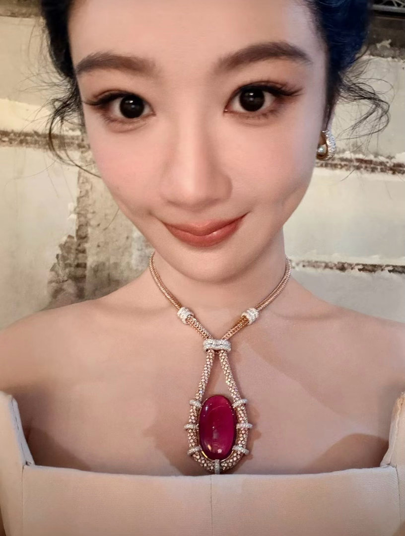 不管前方是荆棘丛生还是大风大浪没关系爱迎万难赢万难​​​