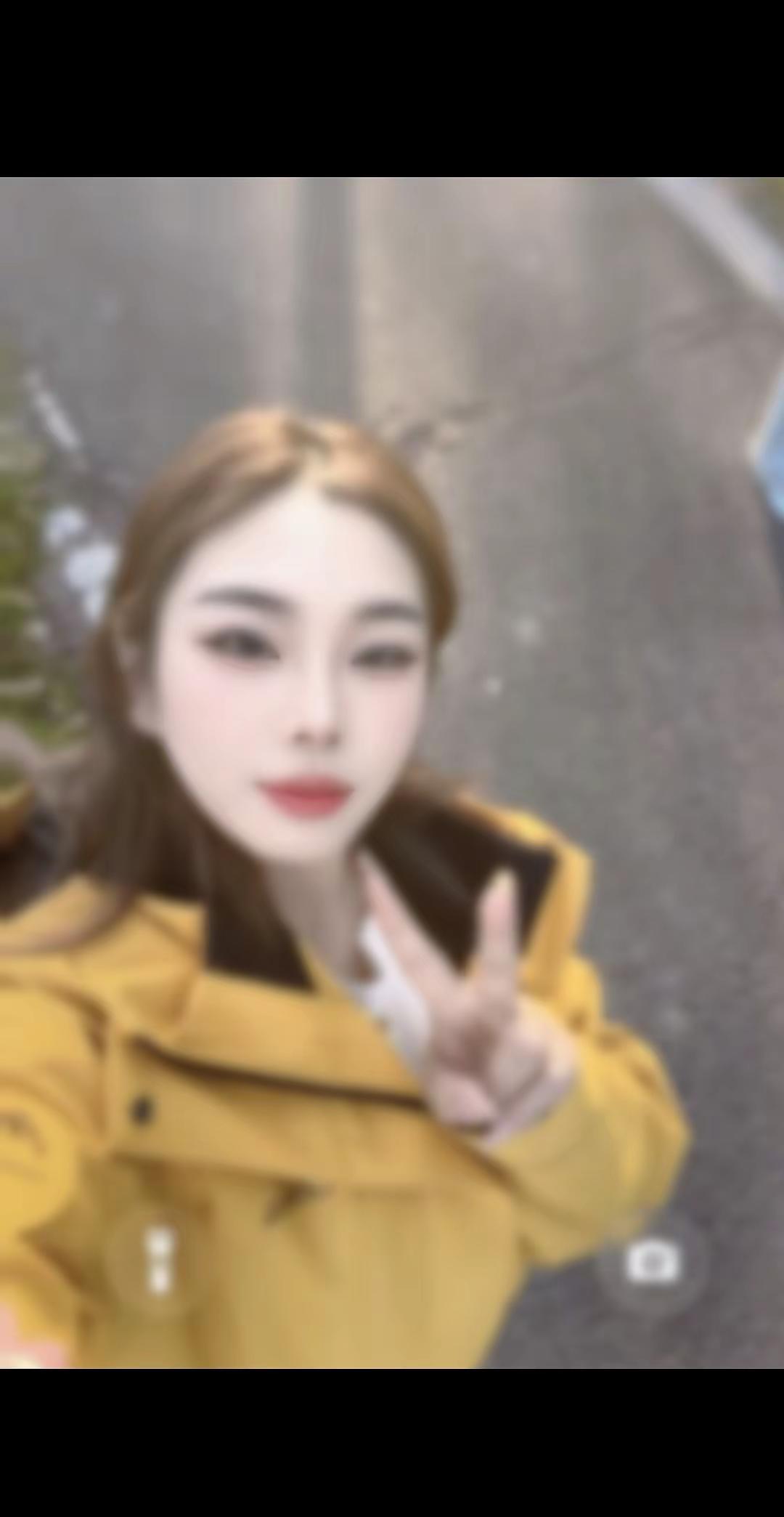 小小的圈子，平平淡淡的生活，年纪到了，已经没兴趣争瓣什么。现在的态度，更多的是想