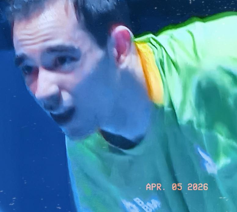 第4局，王楚钦开局3-0，在4-1领先大好局势，却被雨果连拿7分，将比分带到8-