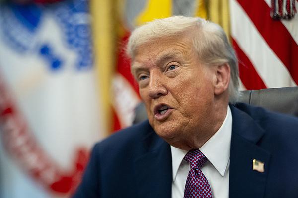 特朗普准备逃跑？据新华社消息，特朗普最新表态，即便霍尔慕斯海峡关闭，他也准备撤离