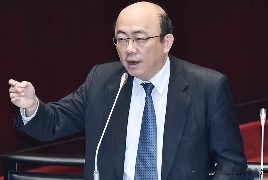 郭正亮给了台湾地区“最好”出路？一国两制改1个字，或可统后不驻军。此刻关于台湾的