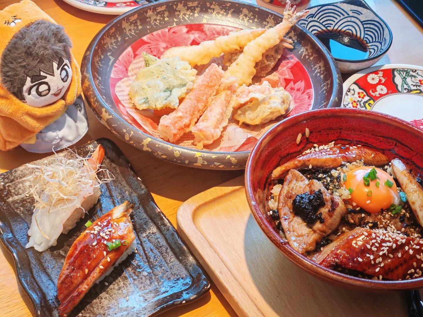 鼠儿进食中 