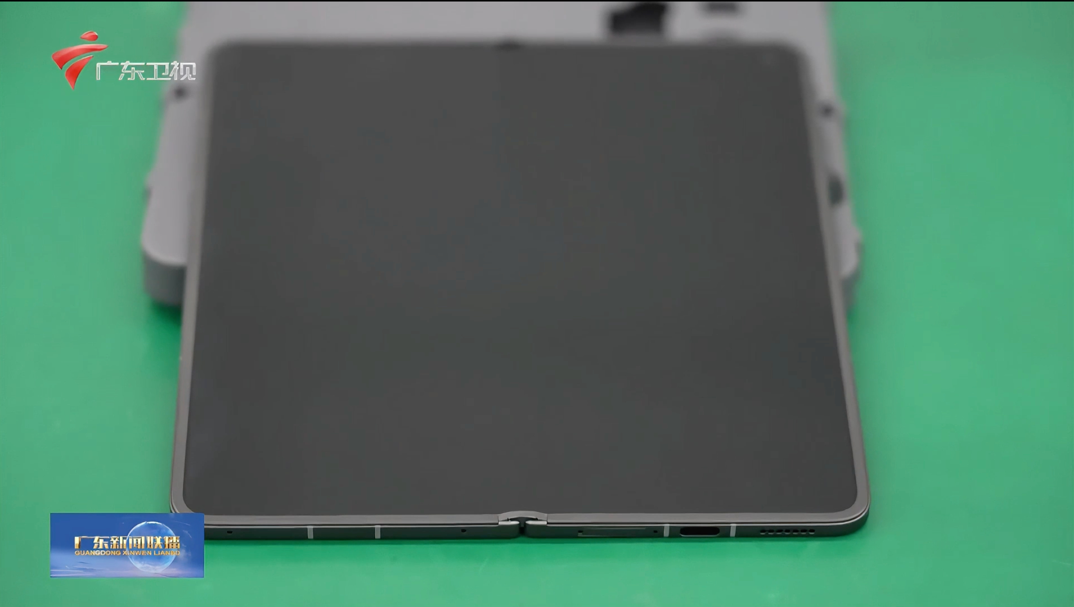 OPPO Find N6上电视了真的几乎看不到折痕，有点神奇，功臣是图四这个黑科
