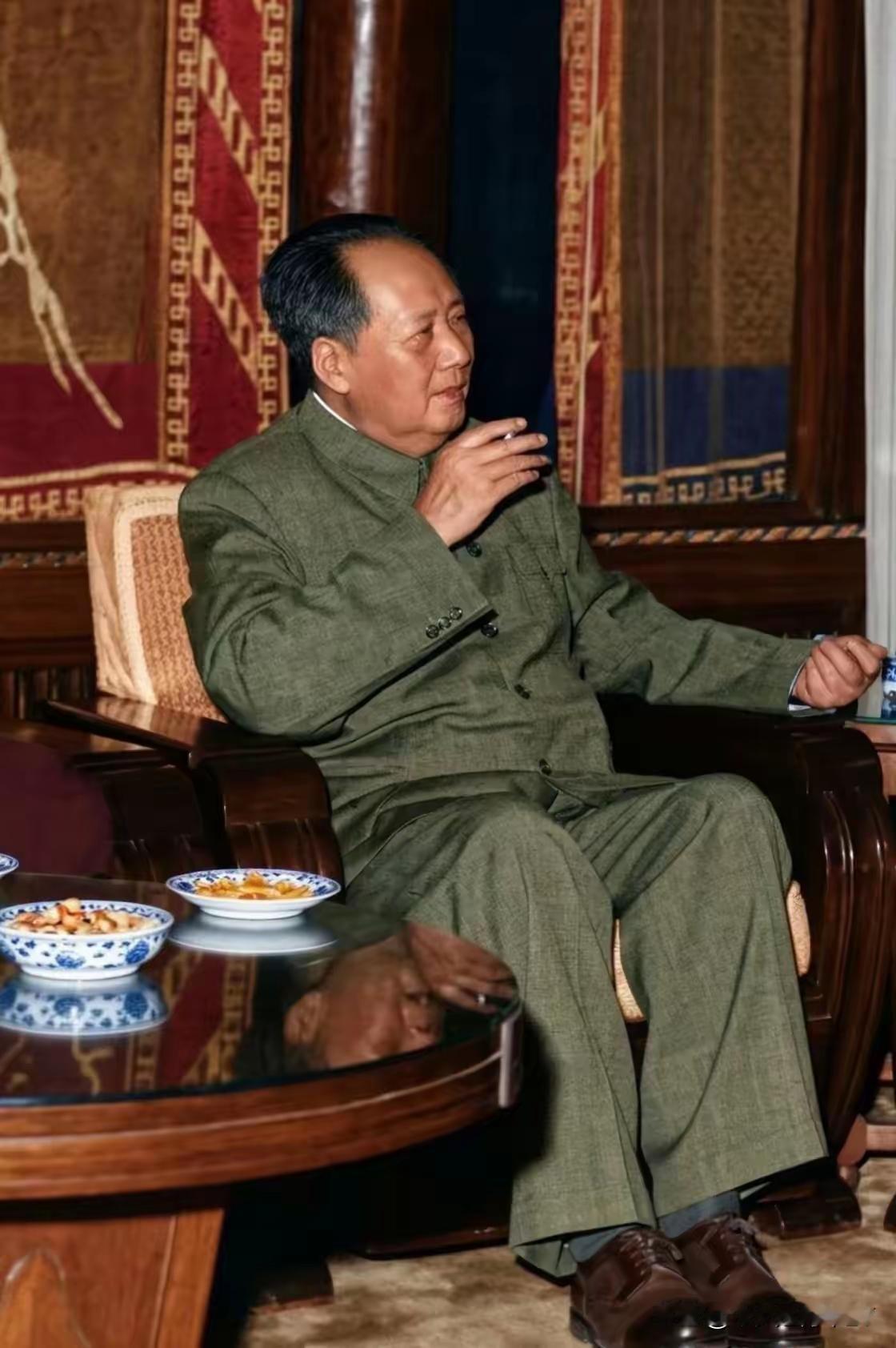 毛主席：中华民族的大恩人，吾辈当以奋斗告慰恩情！
 
总有一种精神，穿越岁月仍熠