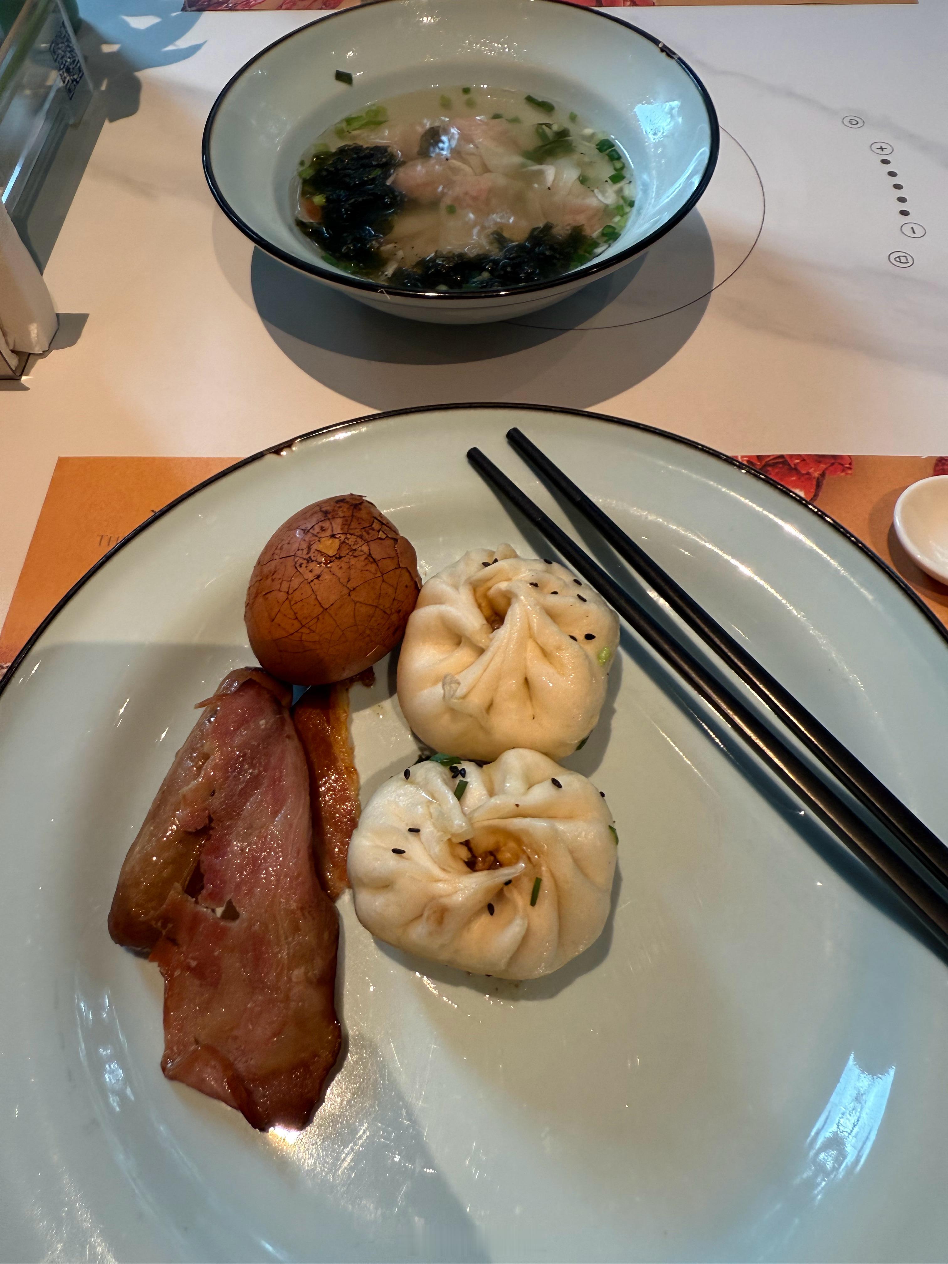 早啊，这家酒店以前上大学时候路过无数次，结果今天终于住上了。早餐是真的要点赞，种