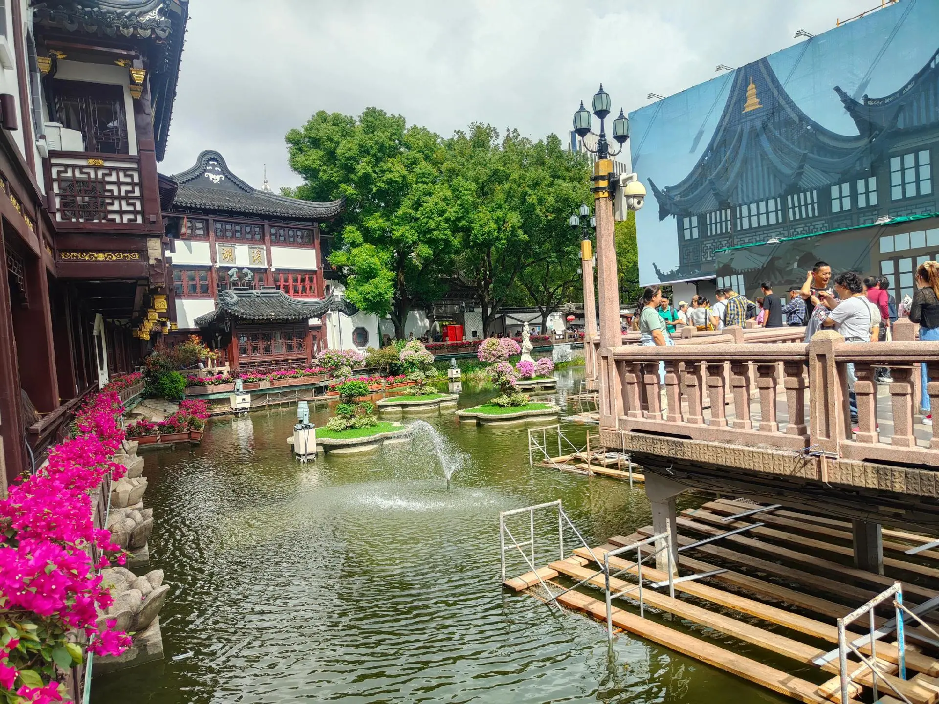 没来之前很向往，来了过后，魔都也不过如此