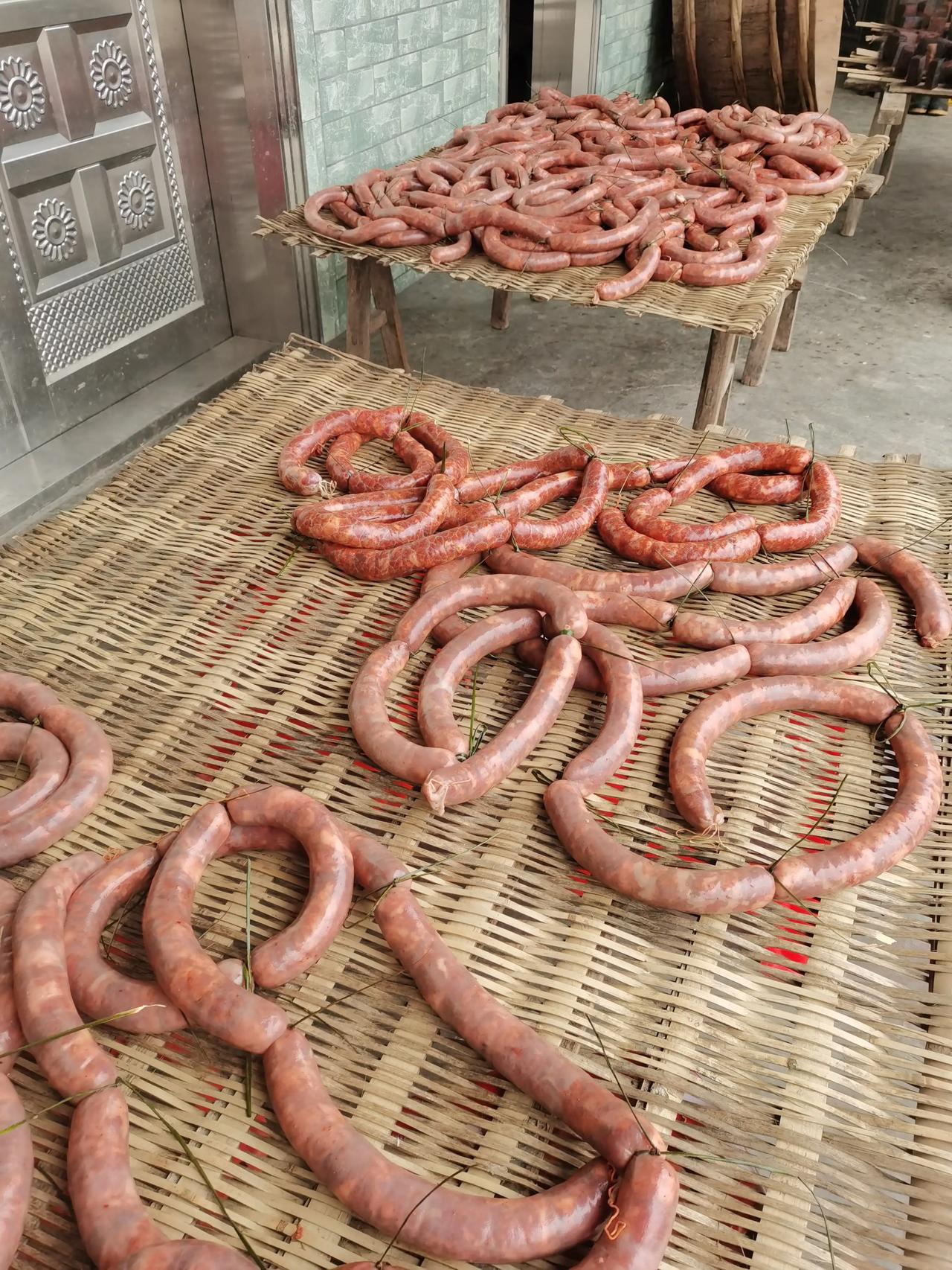 最近几天腌肉，装香肠，视频完活了更新[比心]