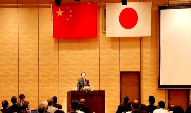 你信不信？那会儿日本真没想害咱。

不是一次，是137次机场、铁路、医院，全是他