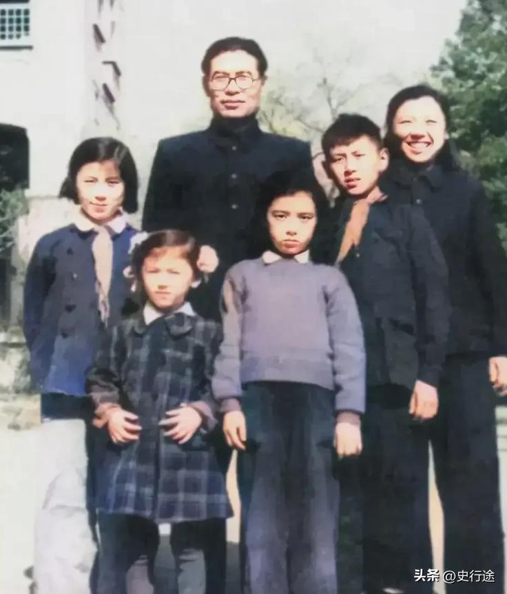 高岗的7位子女今何在？


高岗这一家，不是几句大词就能讲完的。
外边一提起他，