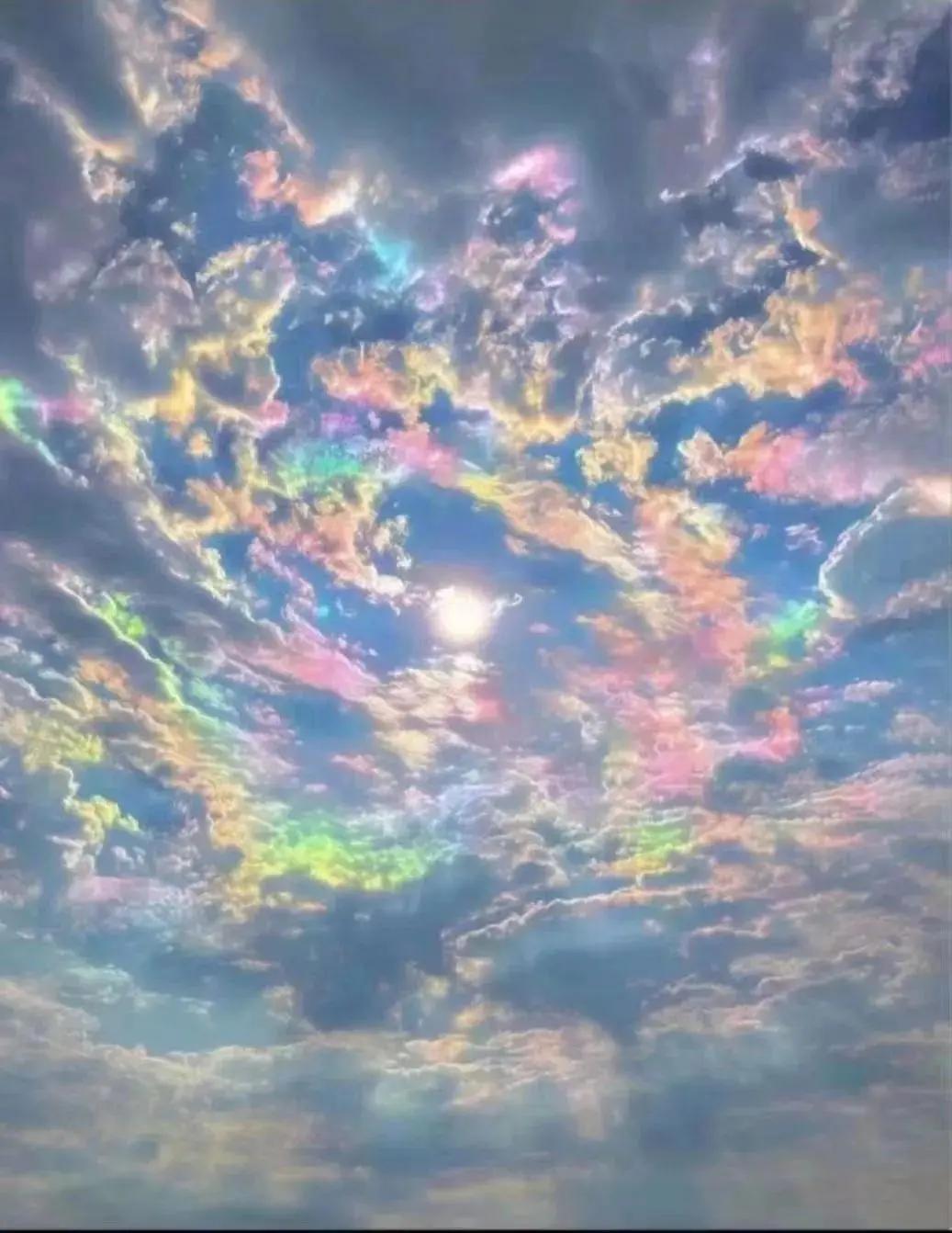 现代化的万千气象——网络名人云南：当春城遇上“新引擎”
 
家人们！最近刷屏全网