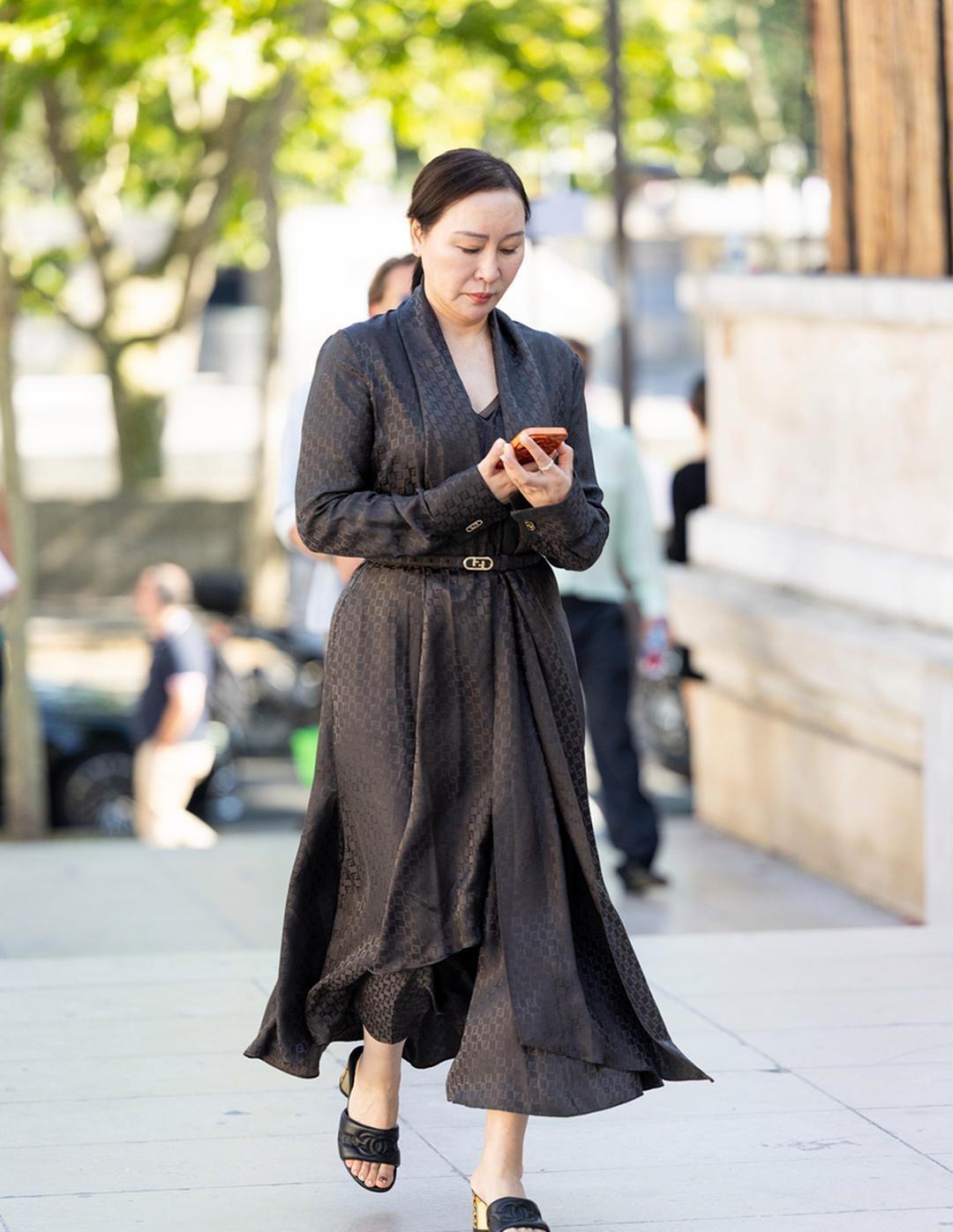 不知道大家注意没有，女人老了，穿衣服不好看的原因