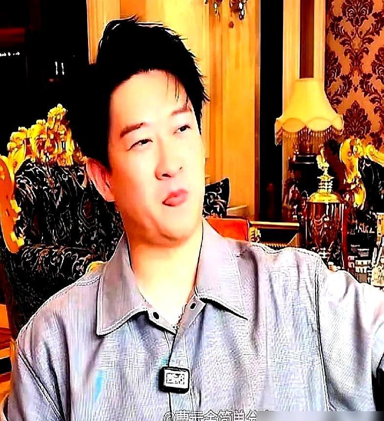 曹云金直播赚翻之际，张鹤擎直接怼到脸上 敢出来吃饭吗 敢发视频吗
之前曹云金悄悄