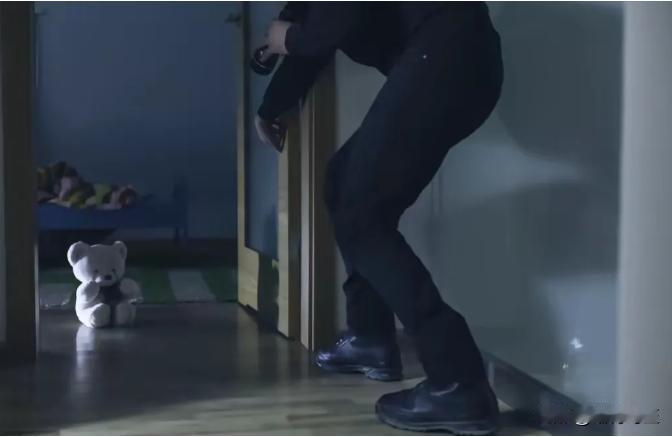 “这种奇葩男子现在还有吗？”2019年，汕头一夜,某男子孤独难耐，半夜三更撬开一