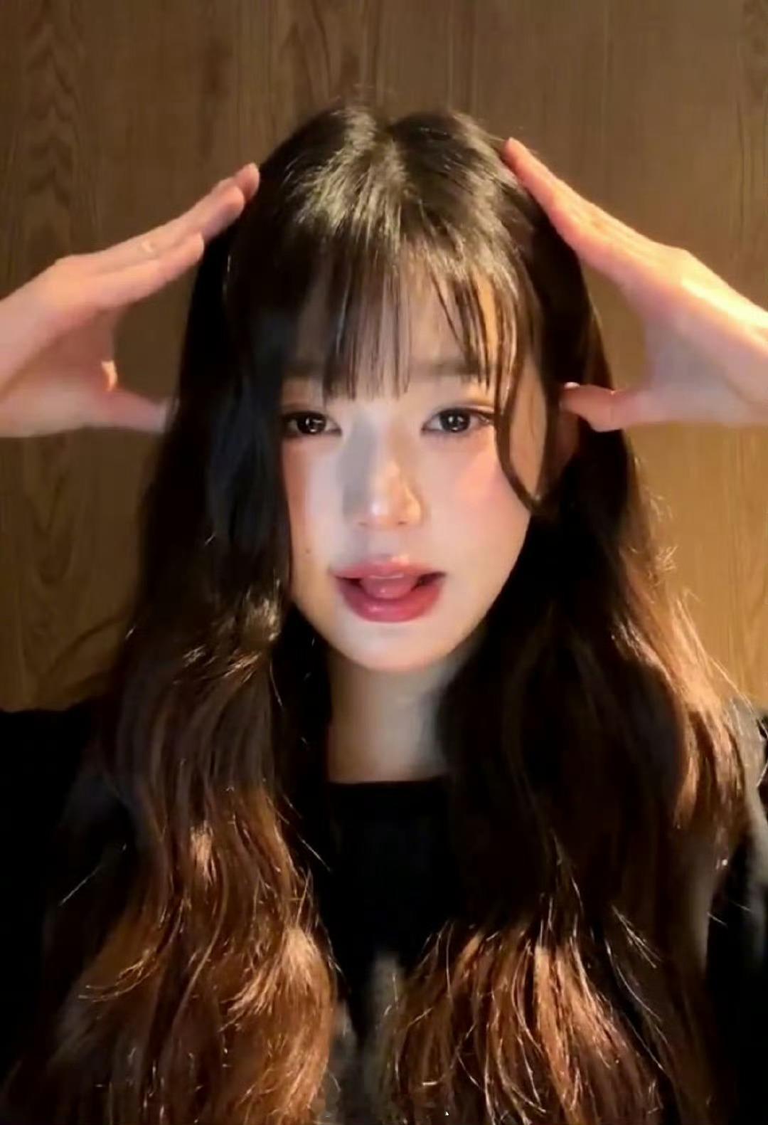 赵露思 张元英今日份美照🈶，更喜欢谁？ ​​​