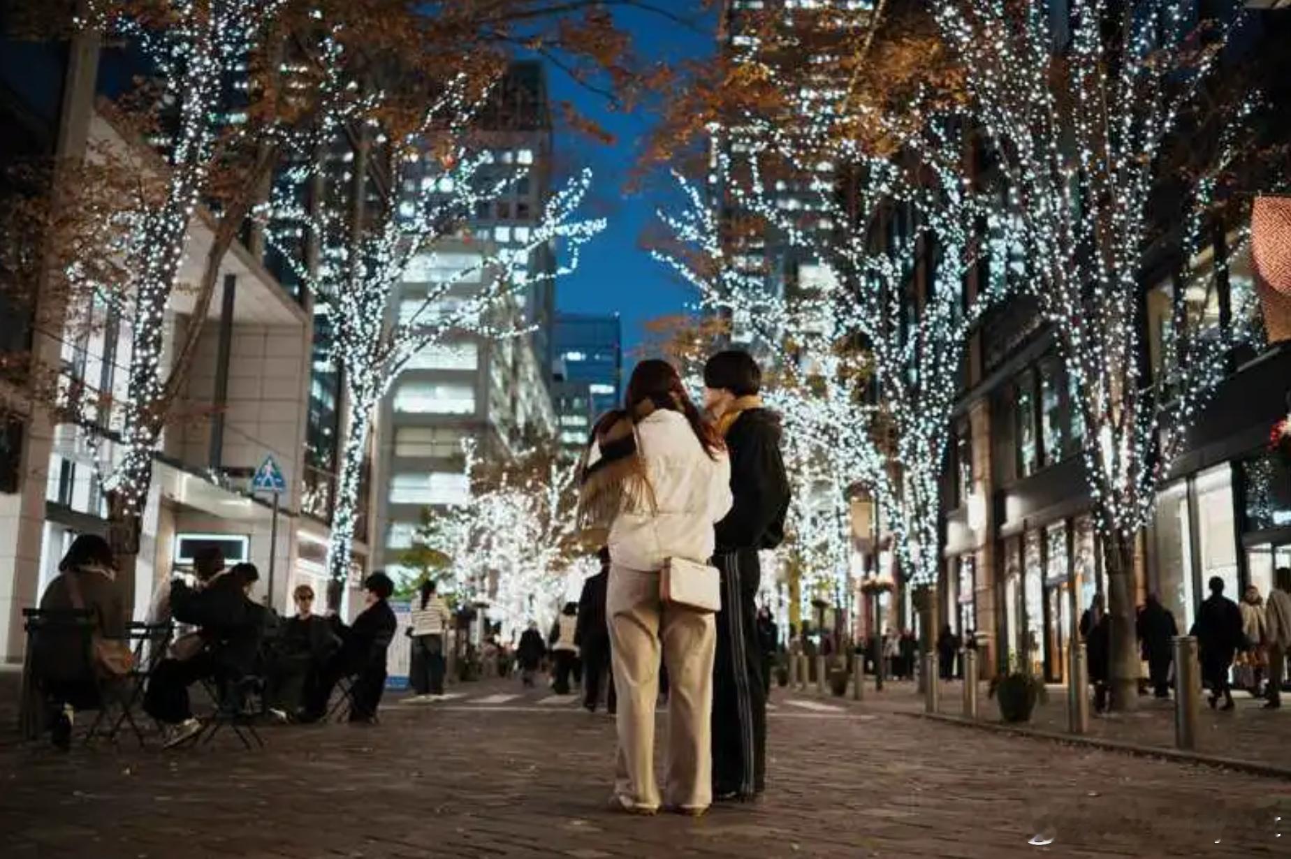 【赴日旅游疯狂抽中“大耳狗烤箱”！一番赏头奖引爆“受害者”哀嚎：求带走】海外新鲜