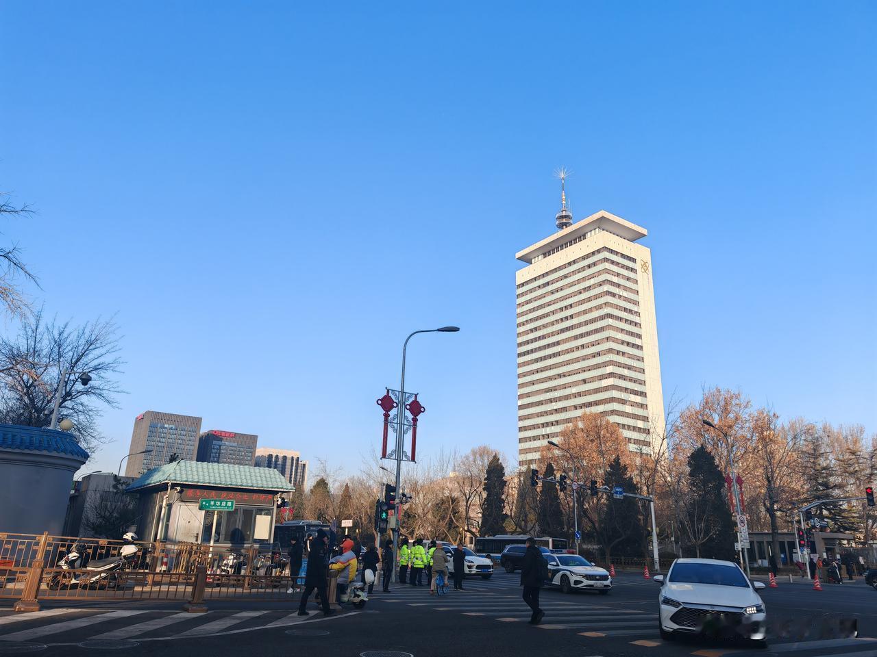 中央广播电视总台（复兴路办公区）坐落于北京市复兴路，自1983年奠基，至1986