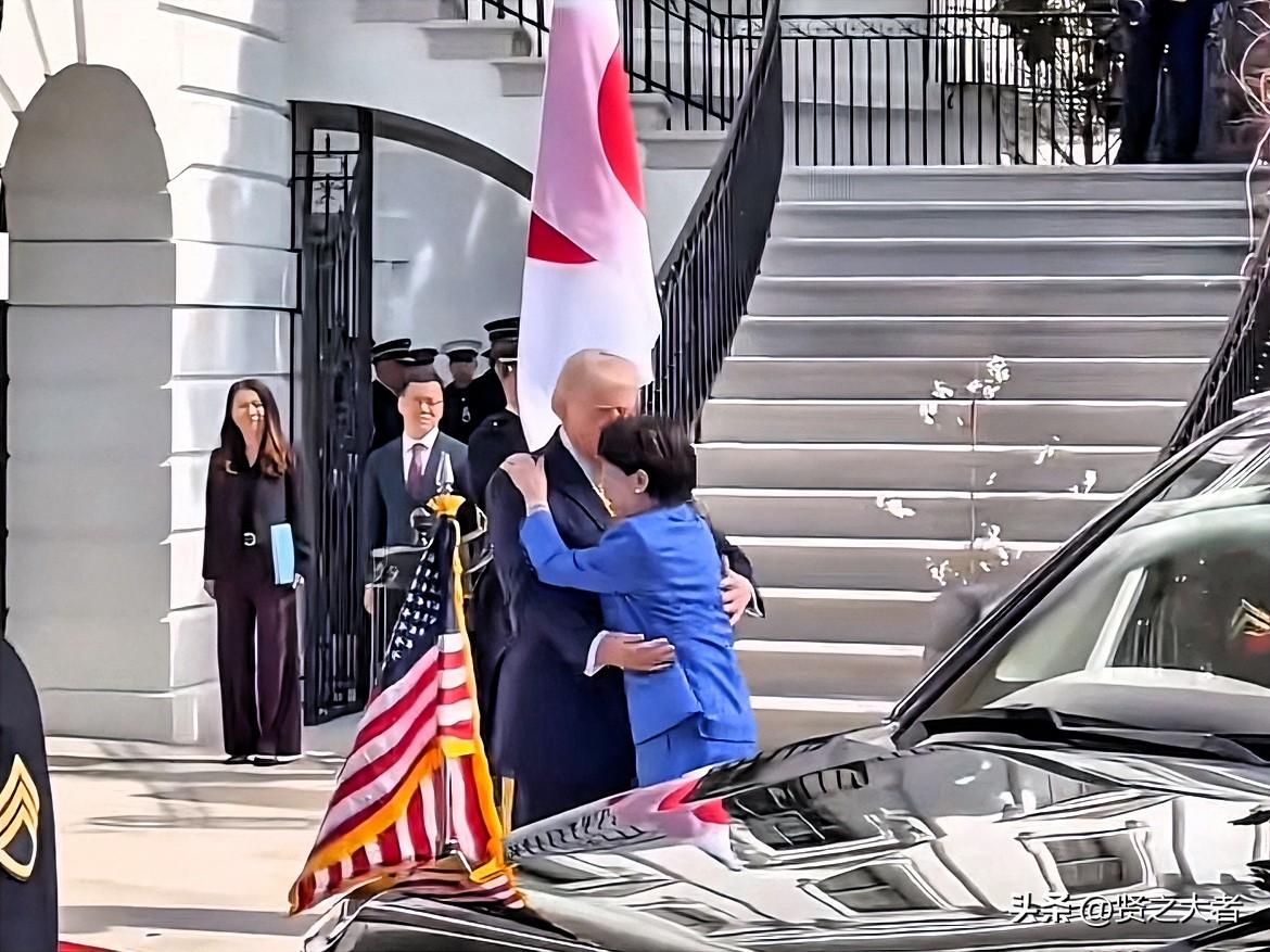 高市早苗争议声中访美！一场跪着的日式外交，藏着日本最危险的野心。

表面上是强化