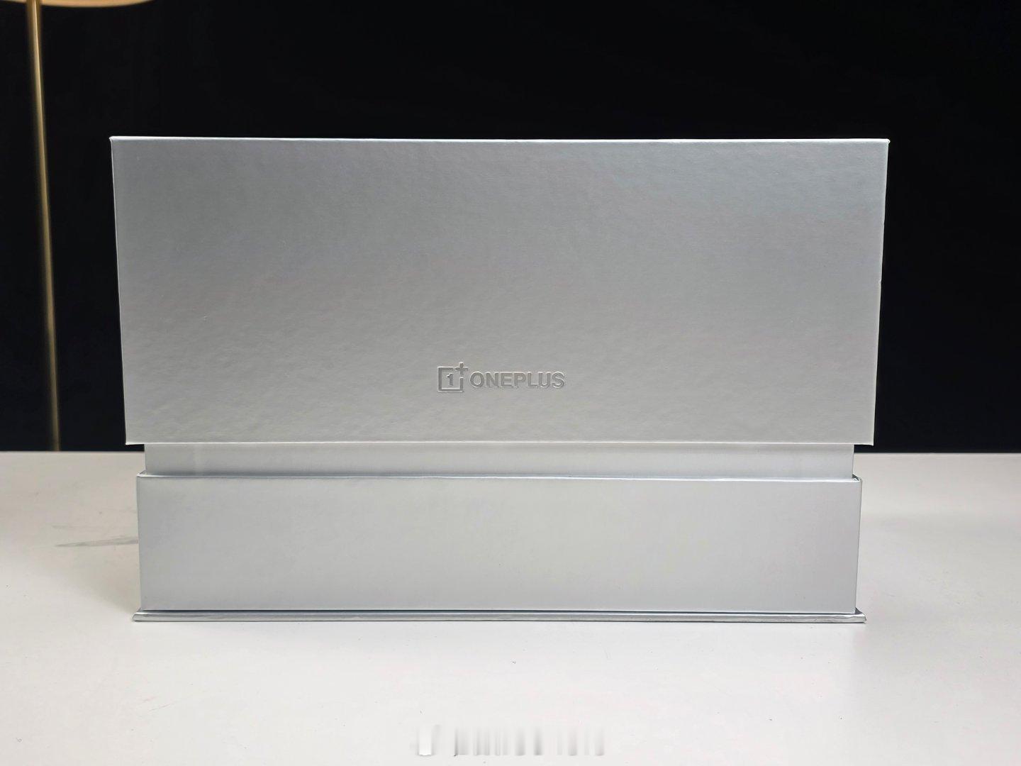 收到一加Ace6T 发布会邀请函了，是一个手机休眠仓。这是暗示有了一加Ace 6