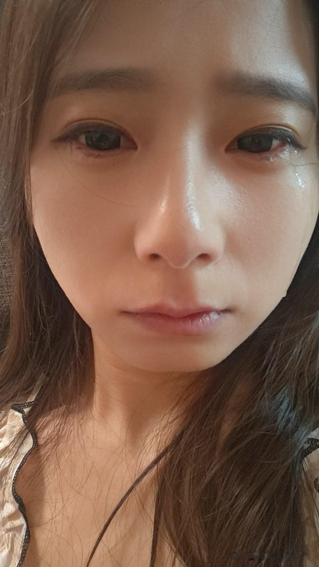 最近断更
晚点回归
人到中年
真的心酸[可怜][可怜]
最近心里好压抑
不知道为