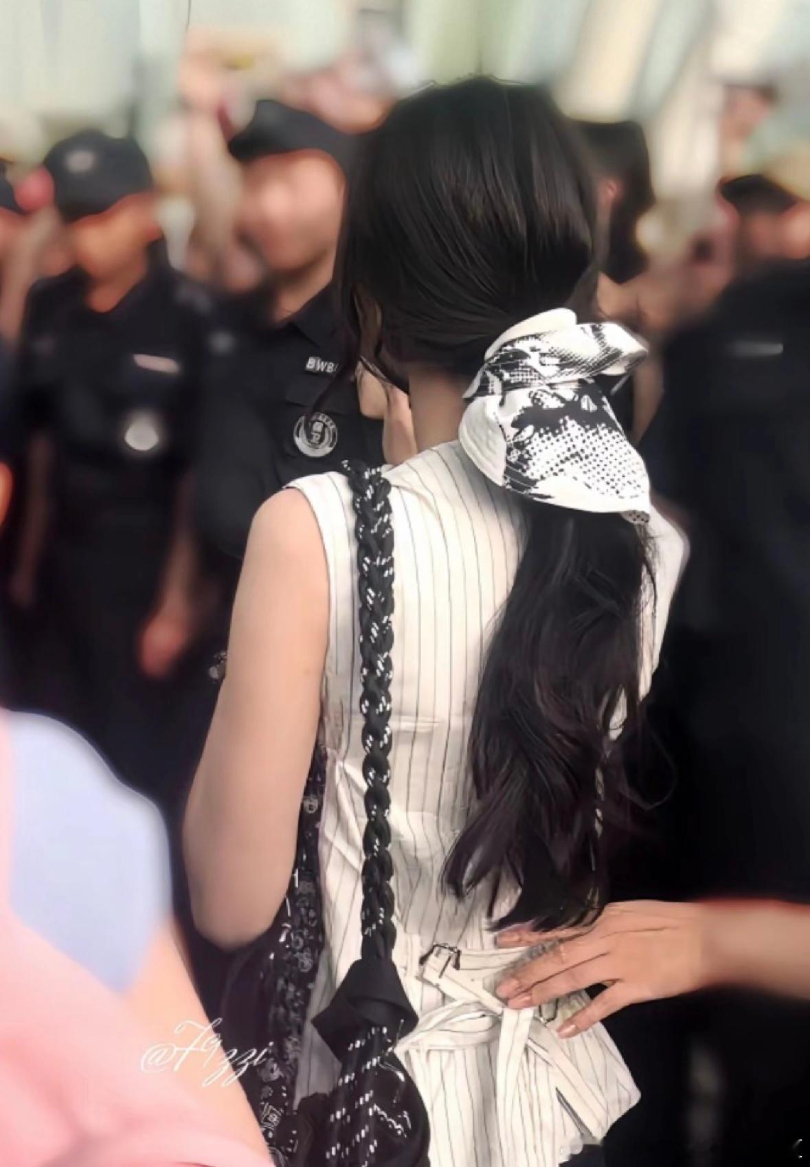 每一次光看路透背影都是会被香晕的程度 