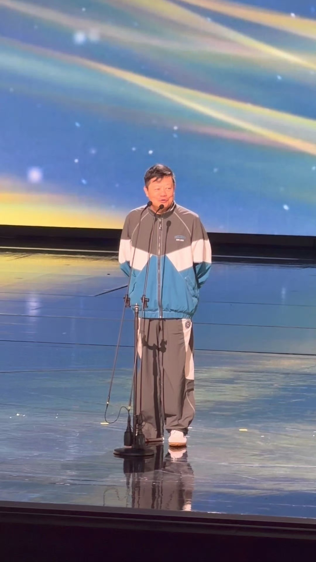 马东黄晓明买IP我蹭IP谁懂啊!马东去阅文IP盛典是把“蹭流量”写在脸上了🤣刚