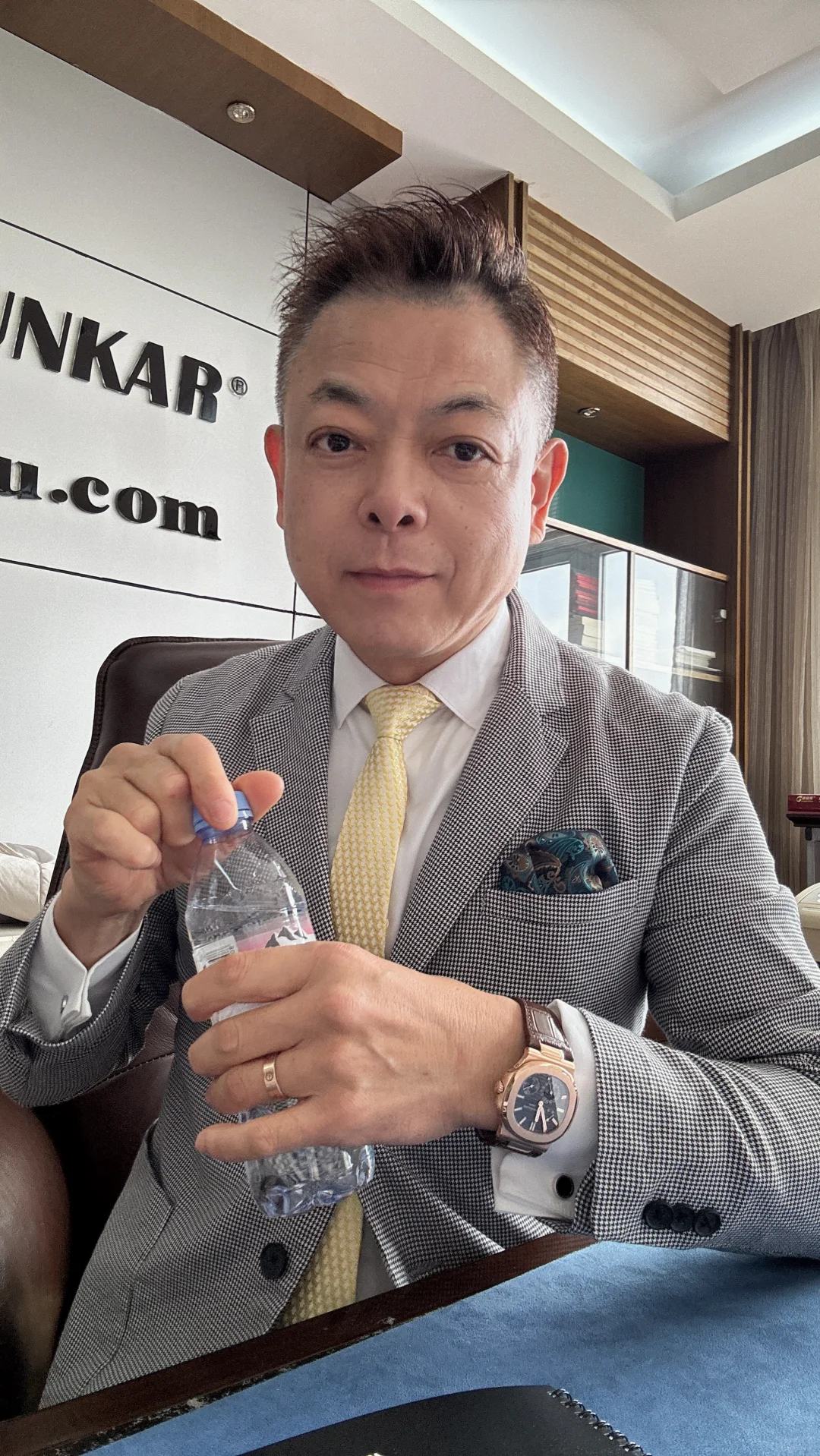 忙碌中休息一下、應該加杯咖啡