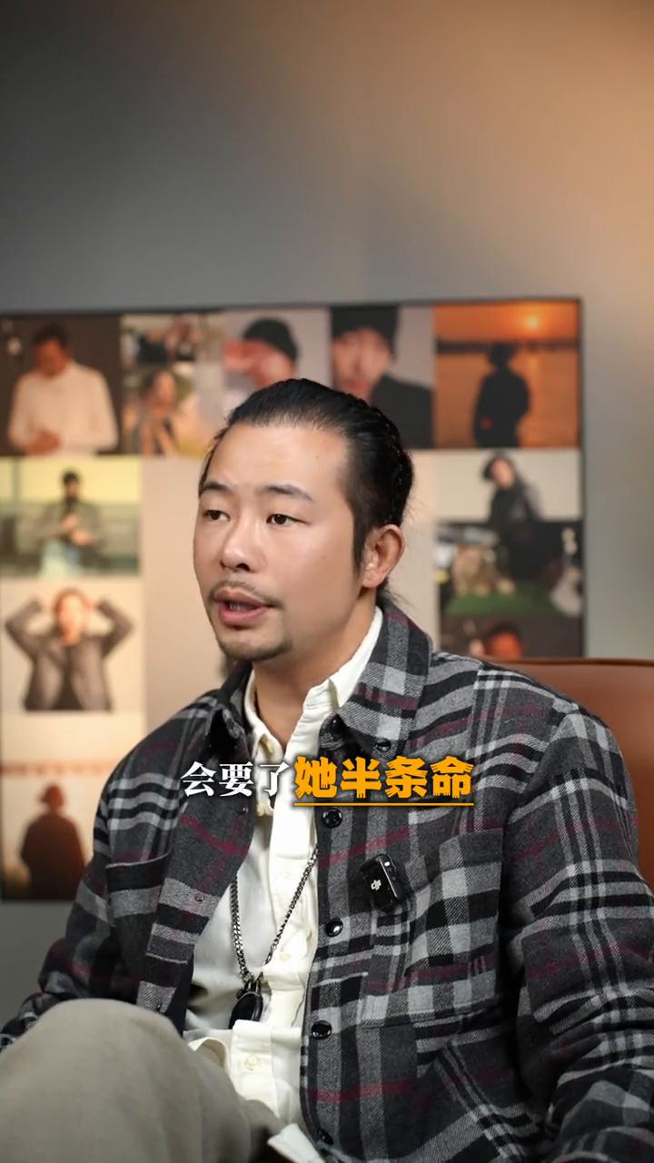 女人的底线不能碰。
给所有男人提个醒，不管你老婆有多爱你，只要你跟异性没有边界，