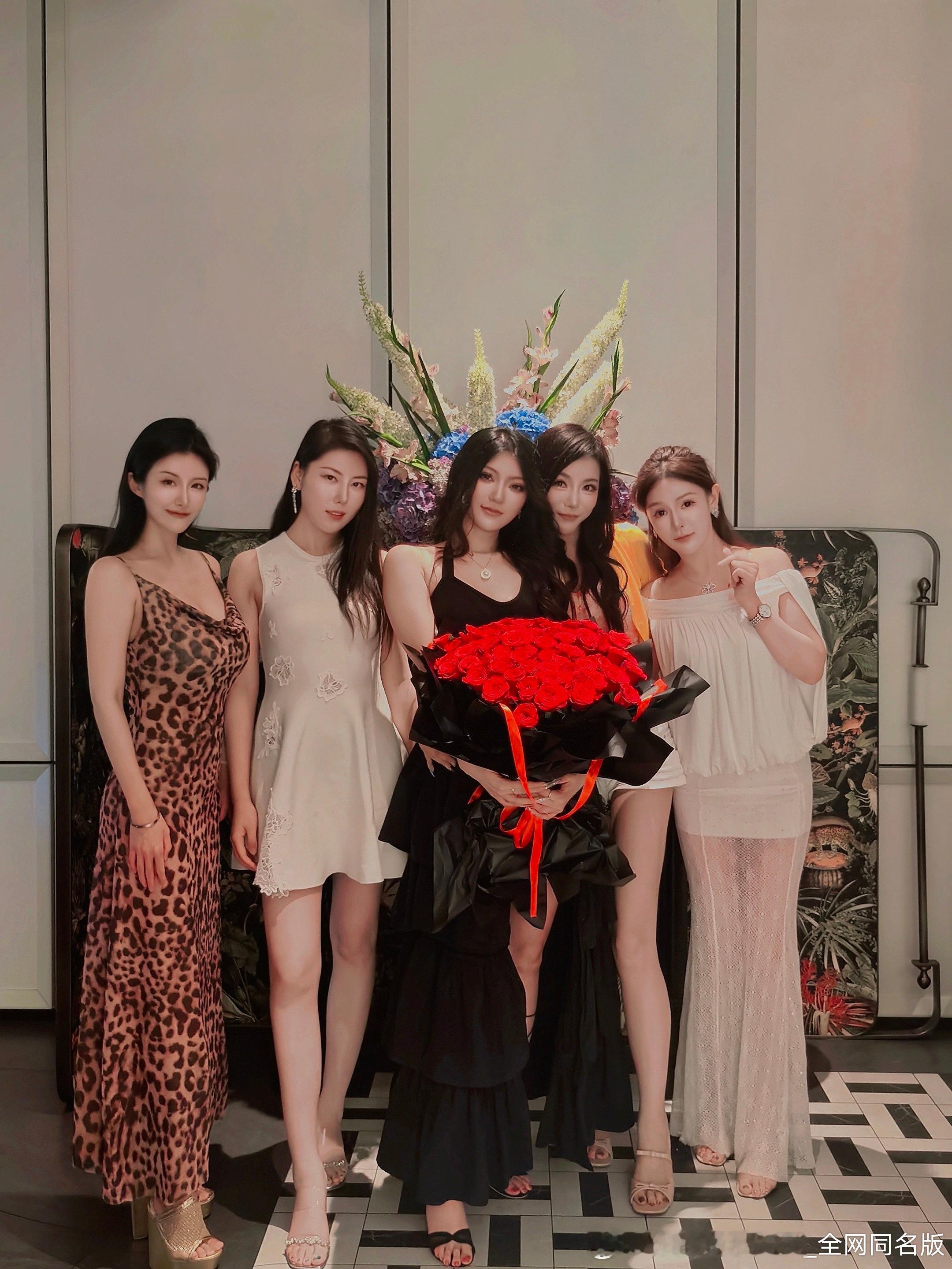 🫧我和顶美们的日常~🥰😍🤩🥳快乐姐妹局长腿美女腿精中式茶点jennan