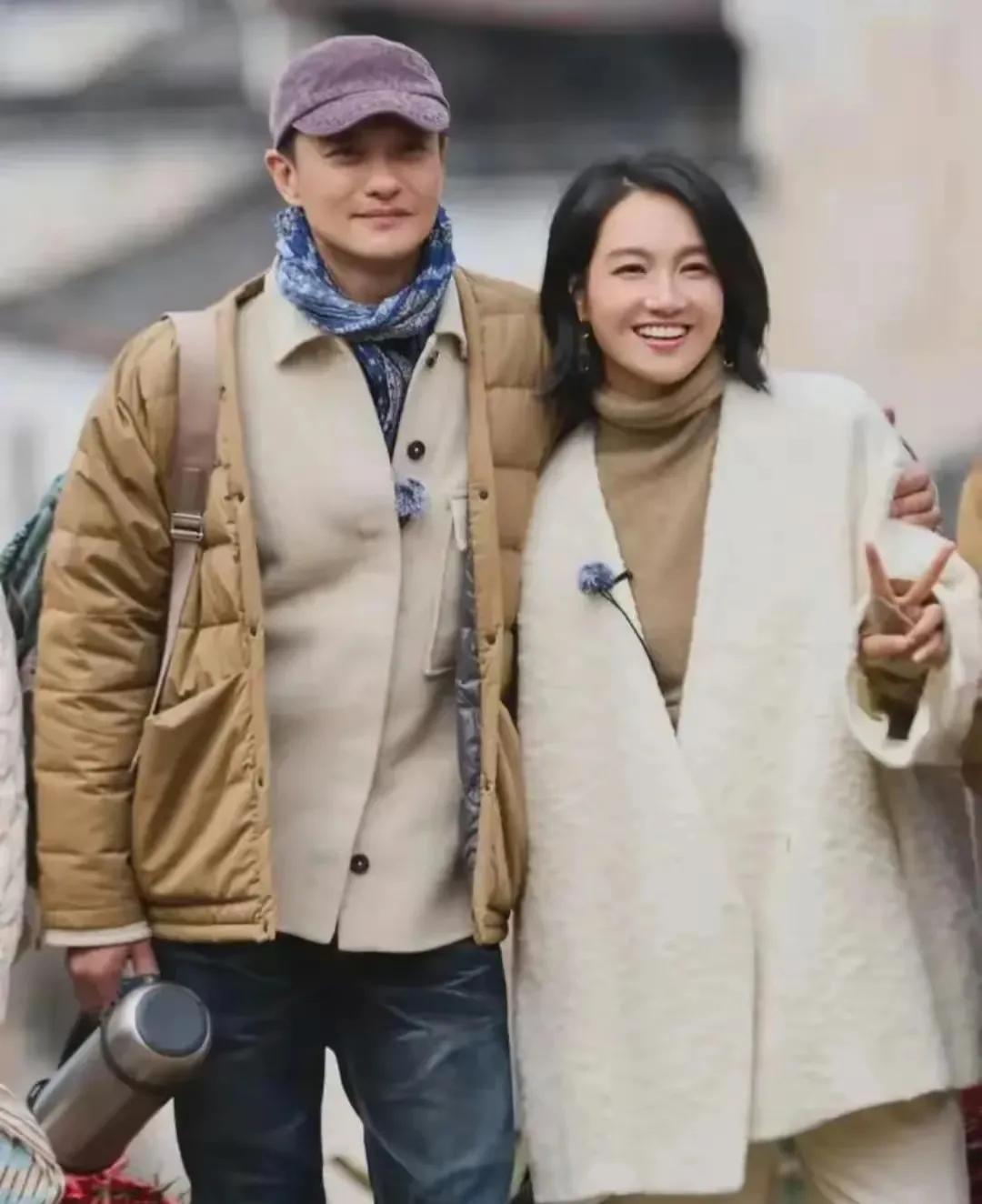 他是唯一不怕老婆的人，老婆还要变着花样哄他开心！有人替朱丹意难平，说她不应该爱得