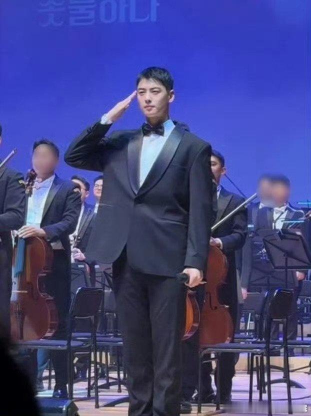 车银优逃税风波后首现身 车银优逃税风波后首现身，这是什么表演吗？车银优风波后首露