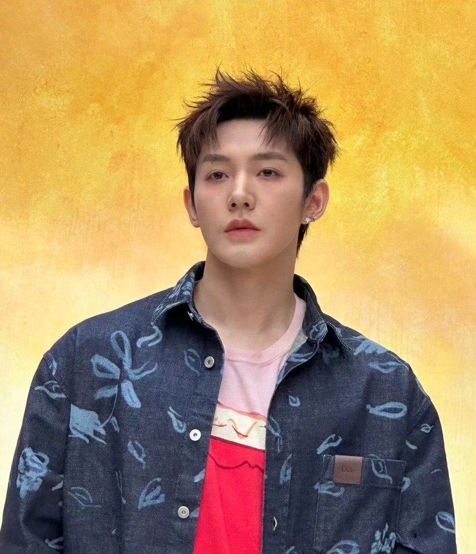 迪丽热巴邓为迪奥生图迪丽热巴邓为迪奥活动生图状态怎么样，感觉好久没微微的消息了 