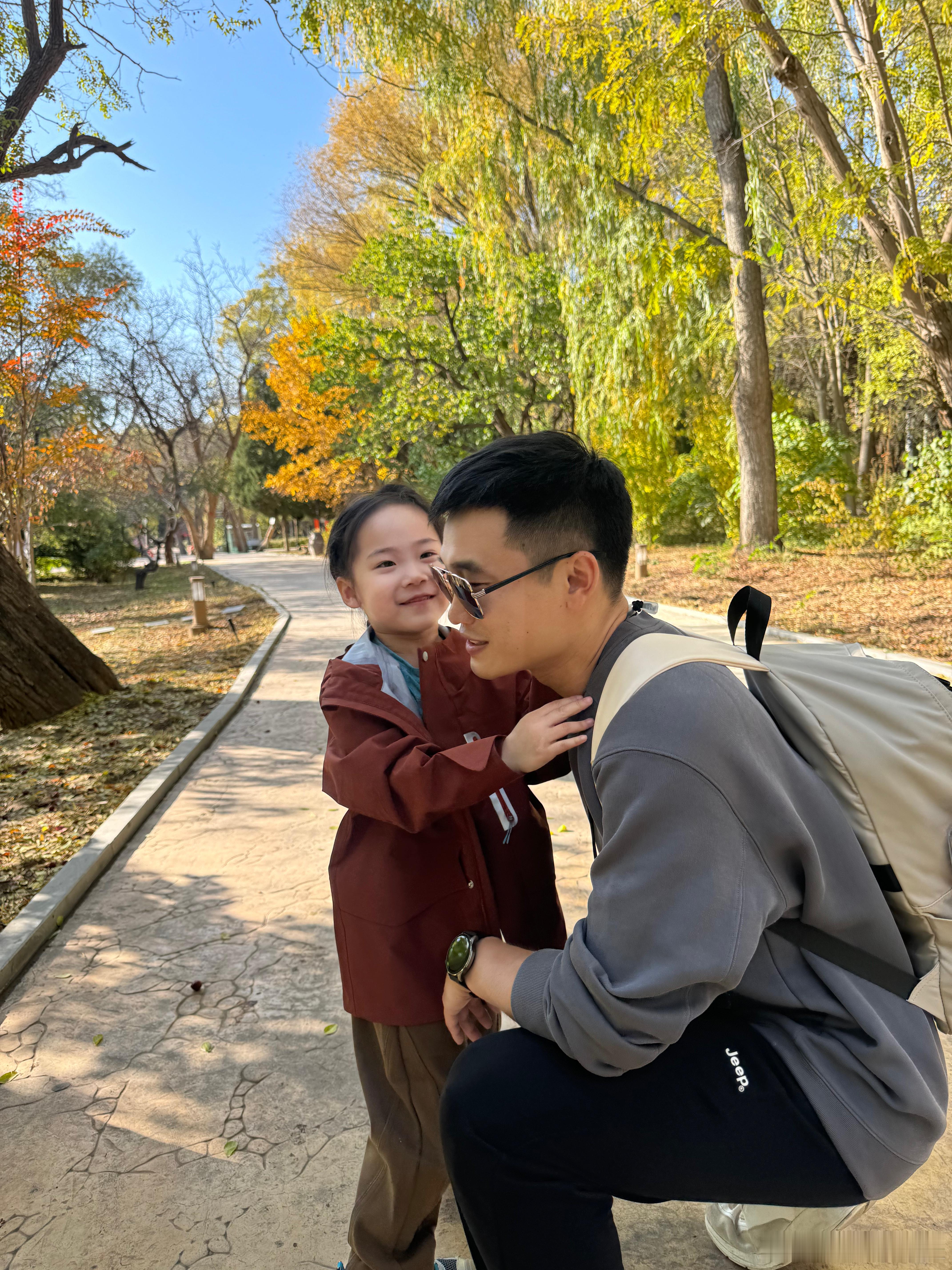 #咕言咕语# 落地了。明天老老实实上学上班。咕噜刚刚惆怅地跟我说“妈妈，为什么你