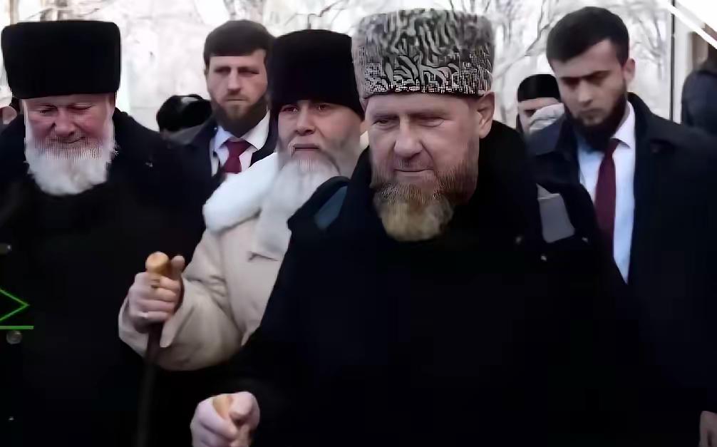 刚出院，又进院，卡德罗夫肾衰竭进入重症监护室！

环球网11日发了快讯，乌克兰情