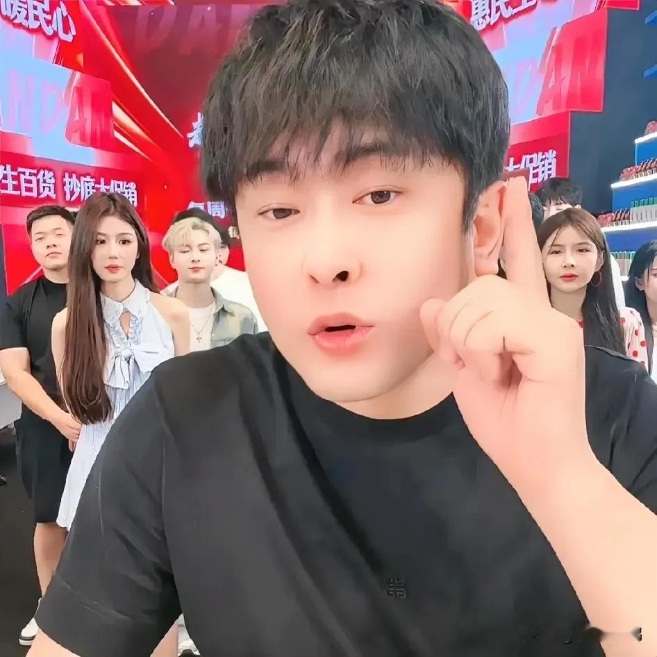 物以类聚，人以群分
王思聪和辛巴是哥们，难怪kS平台的主播辛巴不愿结交，因为和辛