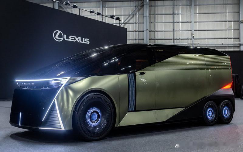 雷克萨斯发布了全新的雷克萨斯ls Concept概念车，这个大六轮设计➕暗金拼黑
