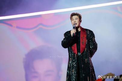 小沈阳不差面儿全新巡演官宣小沈阳不差面儿巡回演唱会 经典歌曲《依兰爱情故事》现场